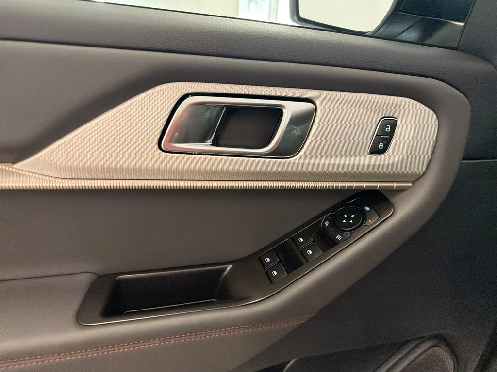New 2027 Carbonized Gray Metallic Ford Active image 15