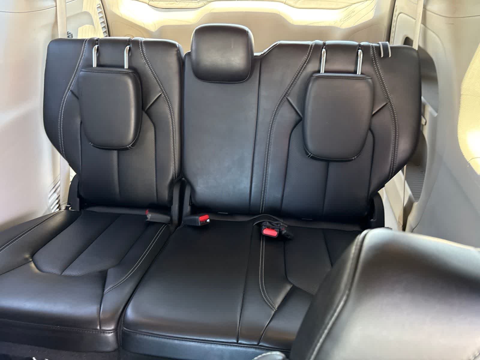 Used 2024 Silver Mist Clearcoat Chrysler Touring L image 26