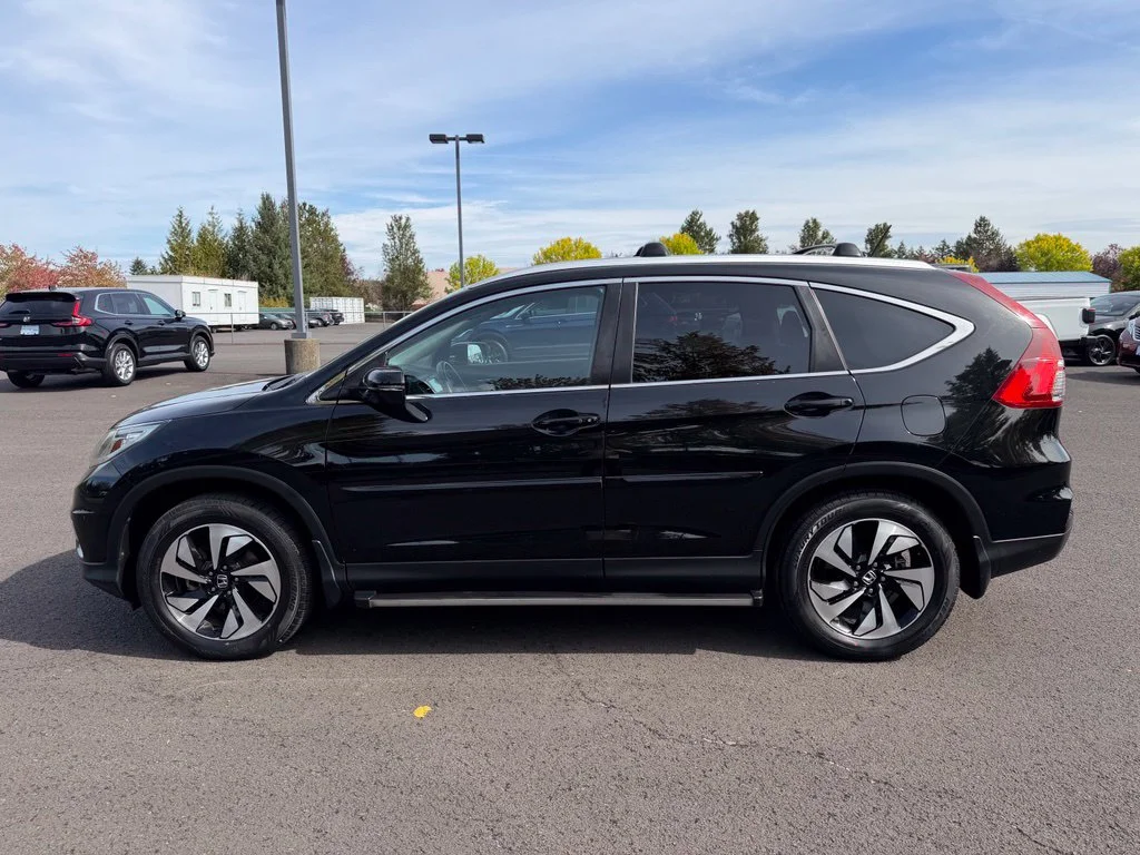 Used 2016 Crystal Black Pearl Honda Touring image 5