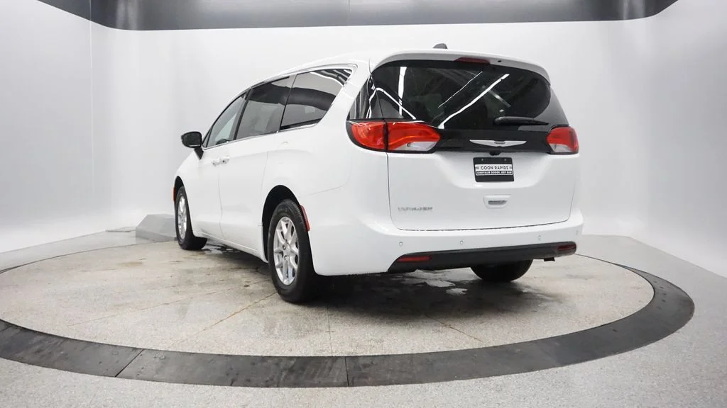 New 2026 Bright White Clear-Coat Exterior Paint Chrysler LX image 6