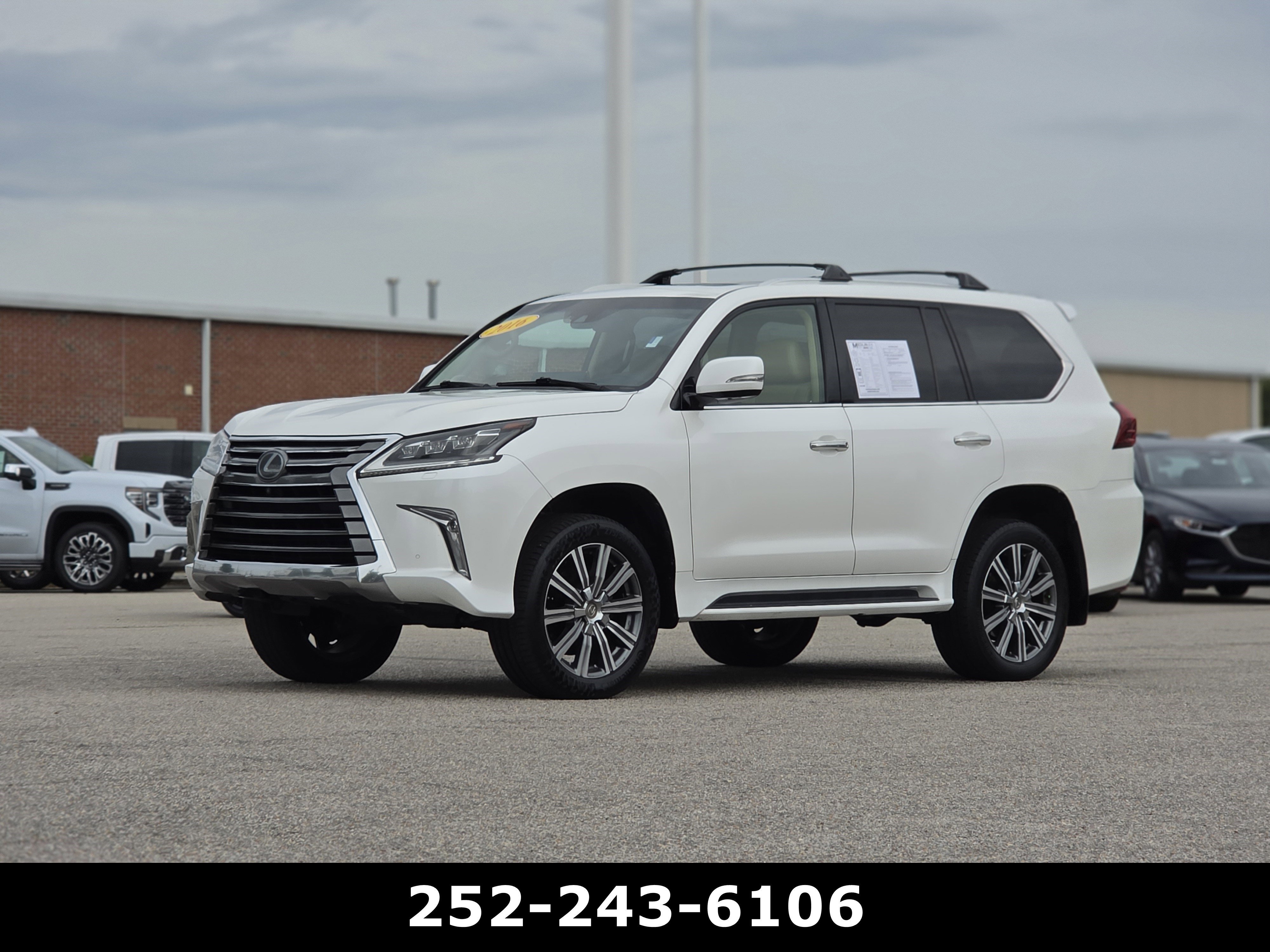 Used 2016 Starfire Pearl Lexus 570 image 3