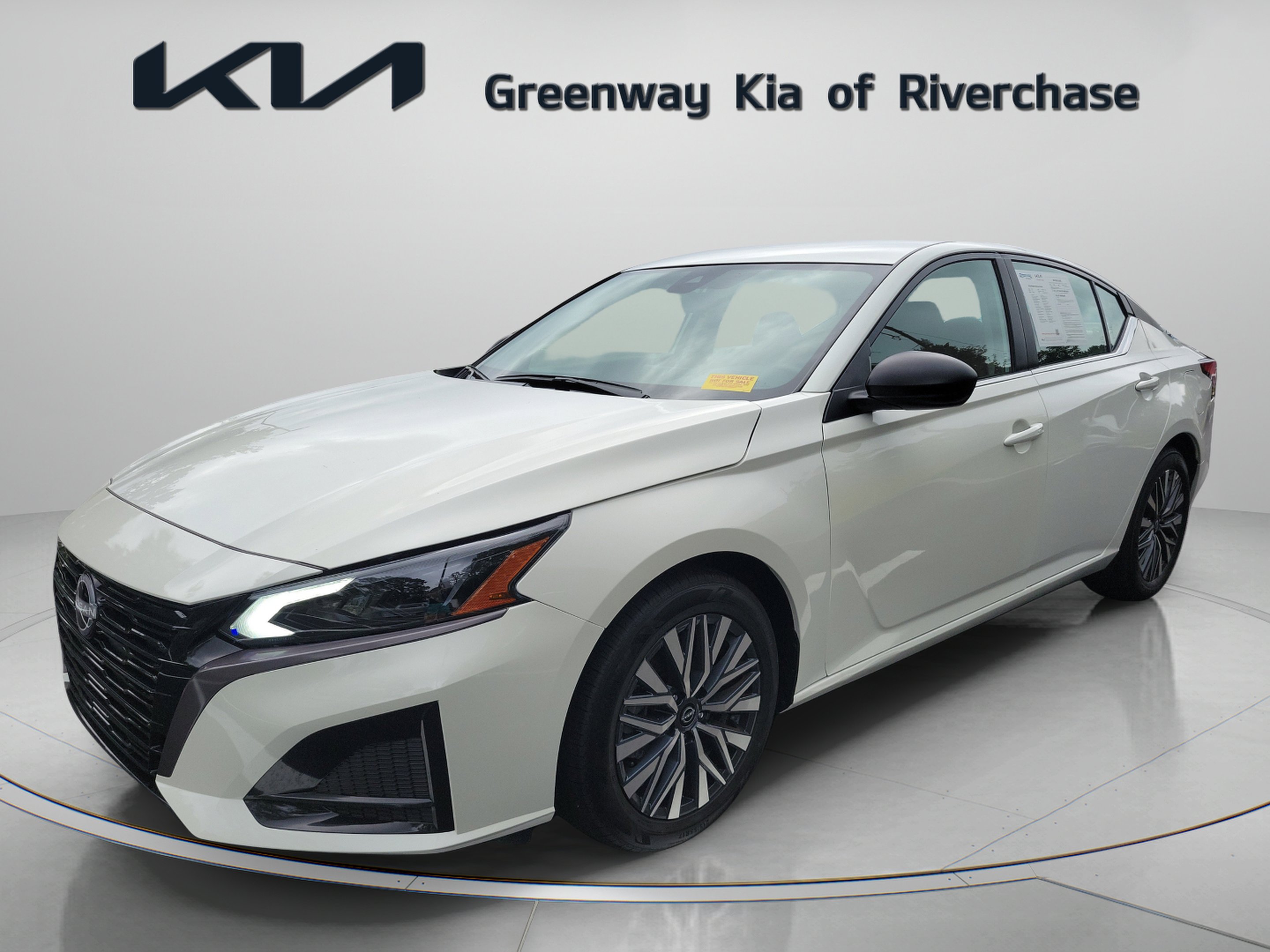Used 2026 Pearl White Tricoat Nissan 2.5 SV image 3