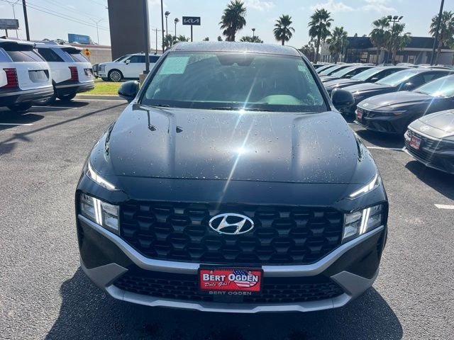 Used 2023 Black Hyundai SE image 2