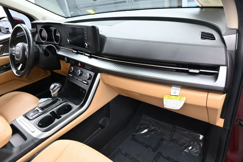 Used 2024 Flare Red Kia LX image 40