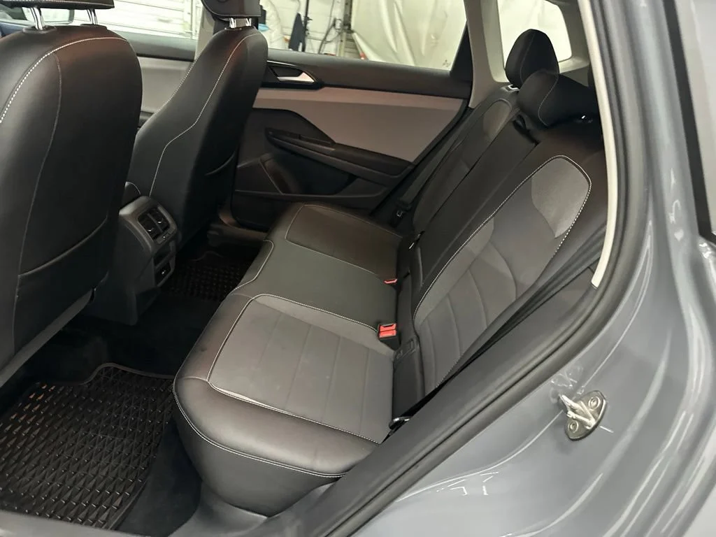 Used 2022 Gray Volkswagen 1.5T SE image 22