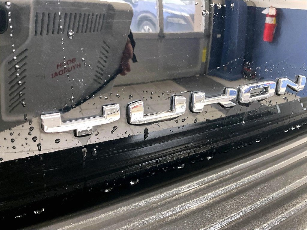 Used 2025 Black GMC Denali image 28