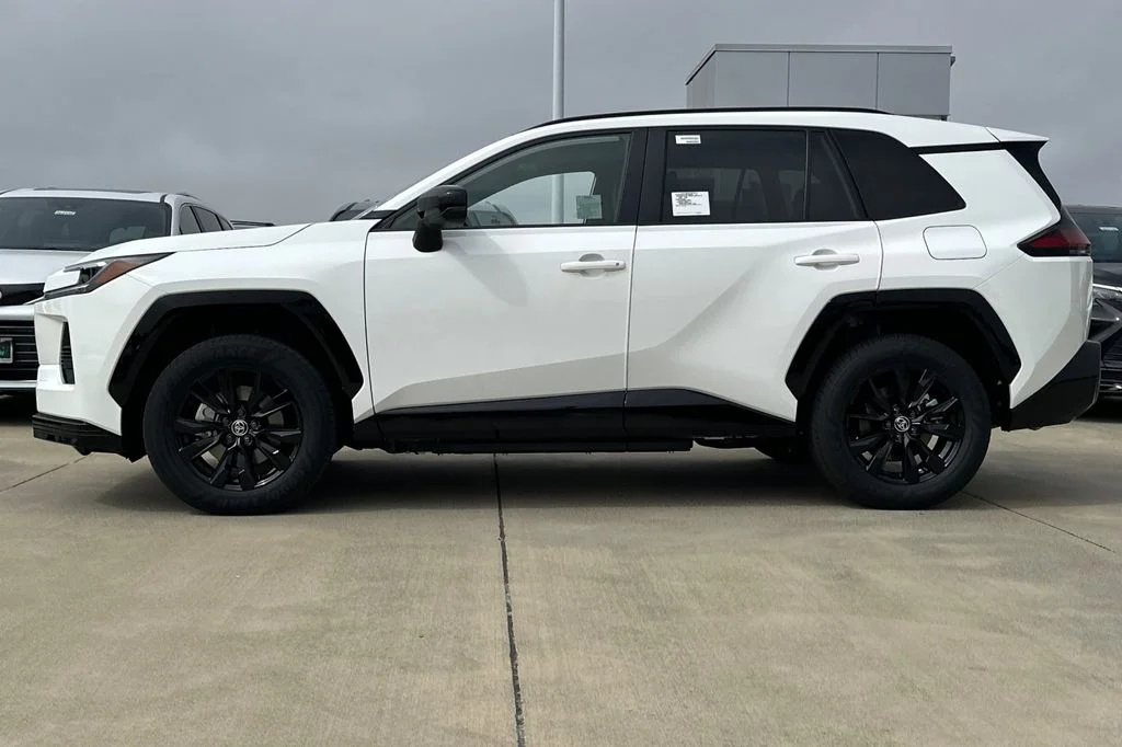 New 2026 Ice Cap Toyota  SE image 7