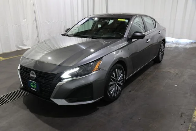 Used 2024 Gun Metallic Nissan 2.5 SV image 26