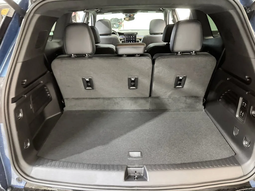 2026 GMC Acadia Denali Ultimate - Photo 8