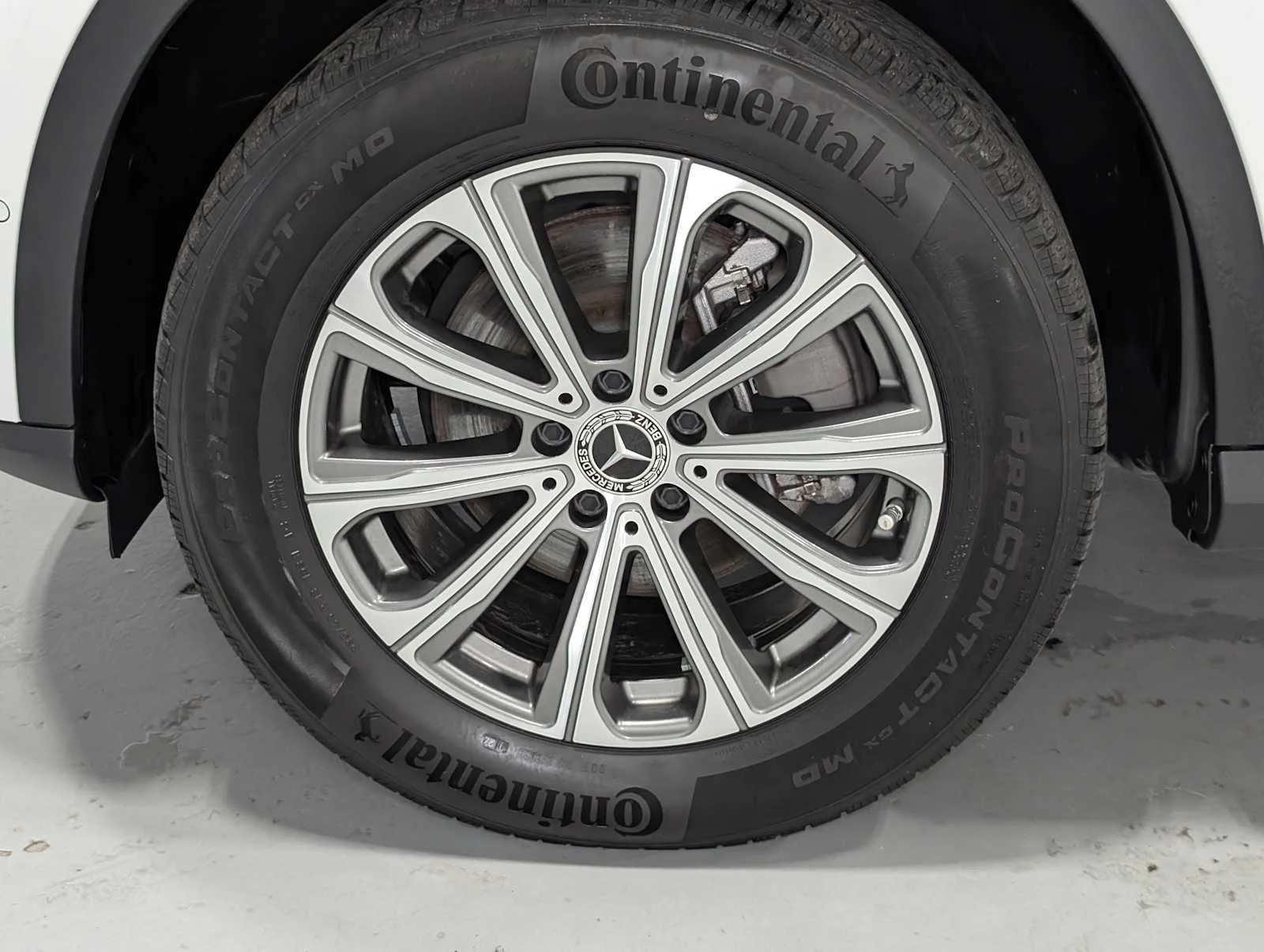 Used 2024 Polar White Mercedes-Benz GLC 300 image 3