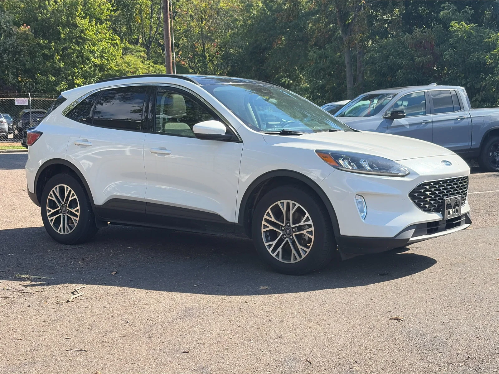 Used 2020 White Metallic Ford SEL image 7