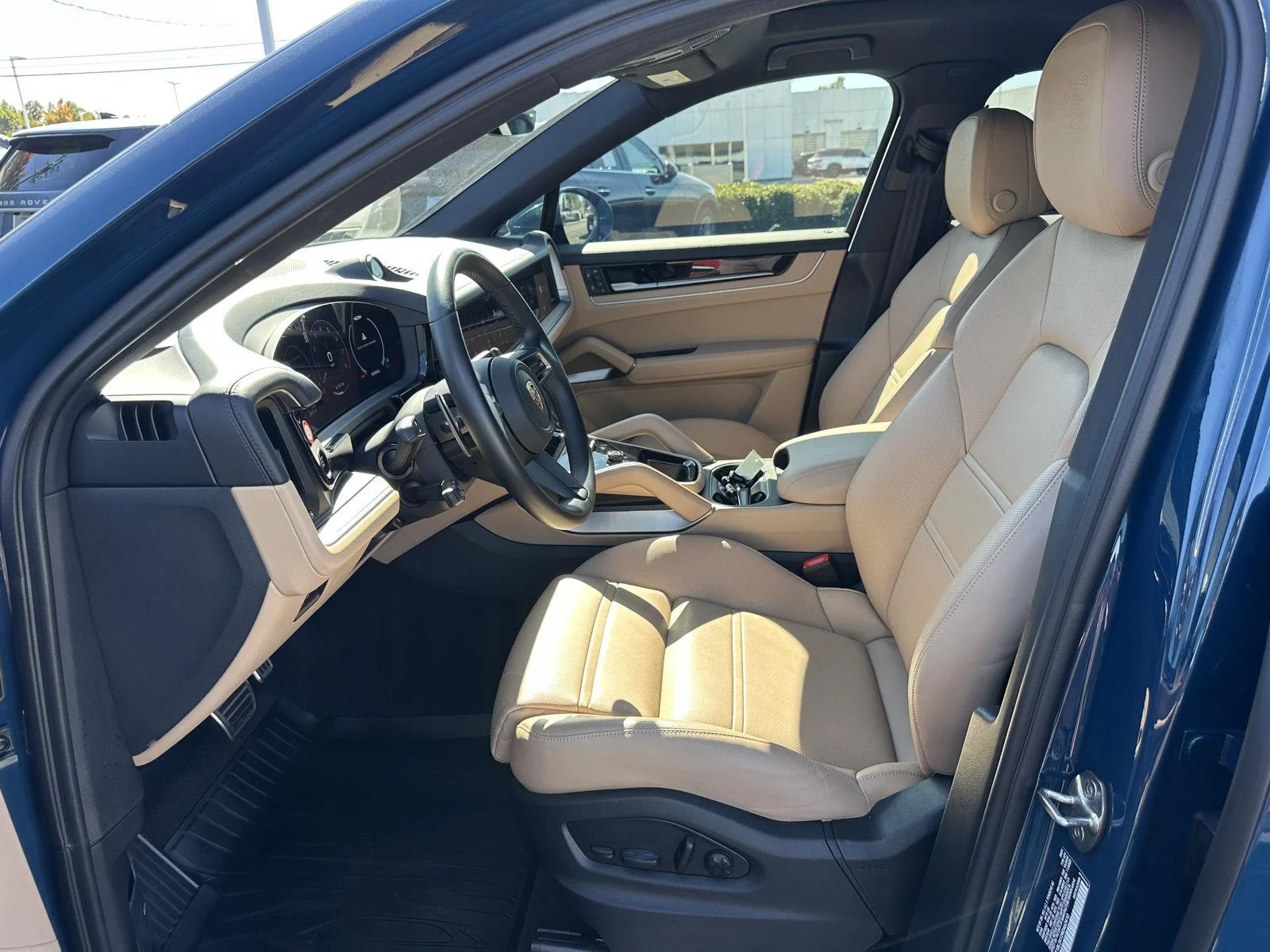 Used 2024 Montego Blue Metallic Porsche S image 9