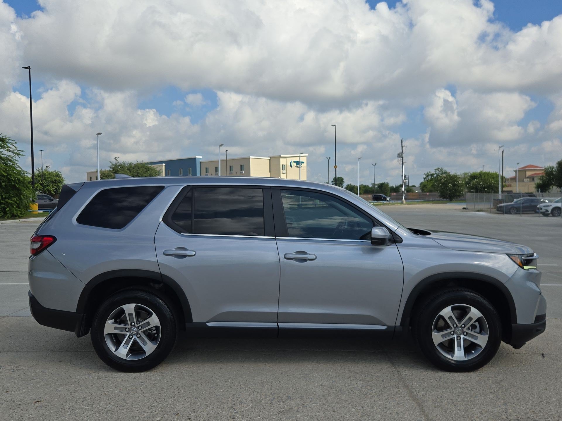 2024 Honda Pilot EX-L - Photo 32