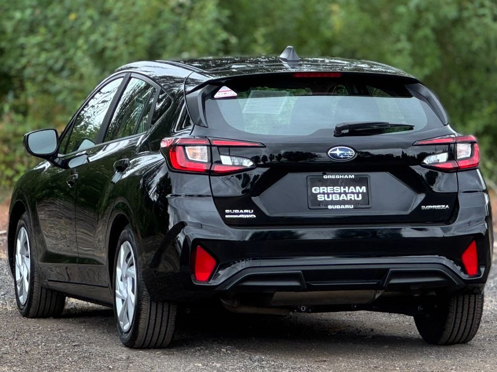 Used 2025 Crystal Black Silica Subaru Base image 5