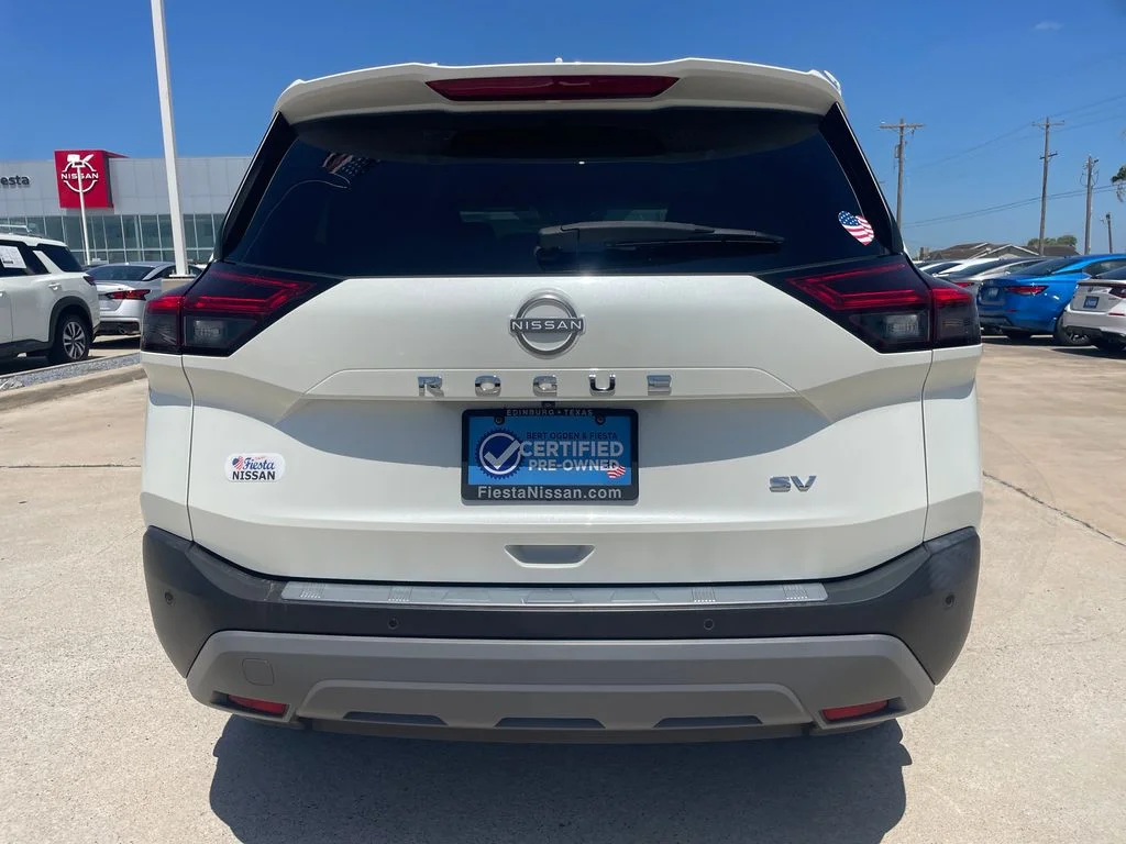Used 2023 White Nissan SV image 4