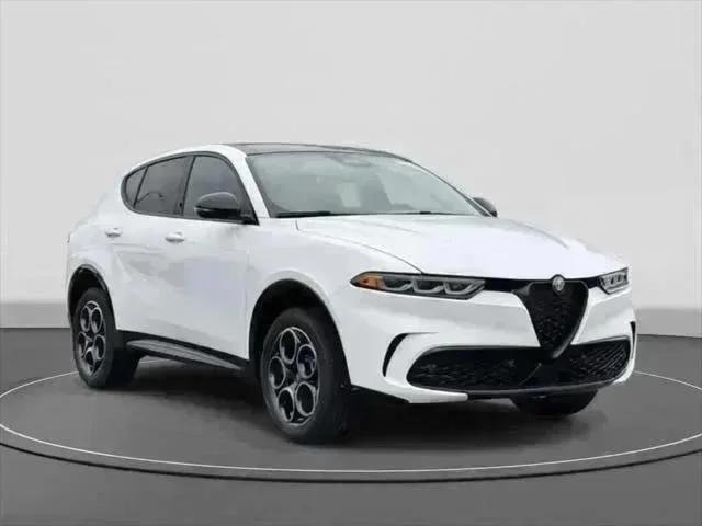 New 2025 Milano White Exterior Paint Alfa Romeo  image 1