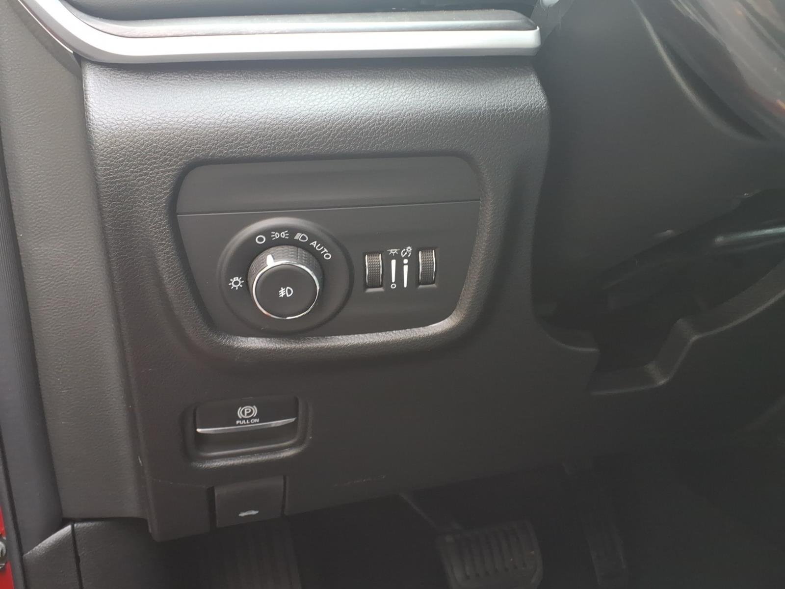 New 2027 Red Hot Pearlcoat Jeep Limited image 14