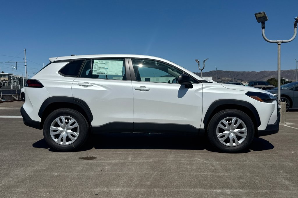Used 2026 Beige Toyota L image 3