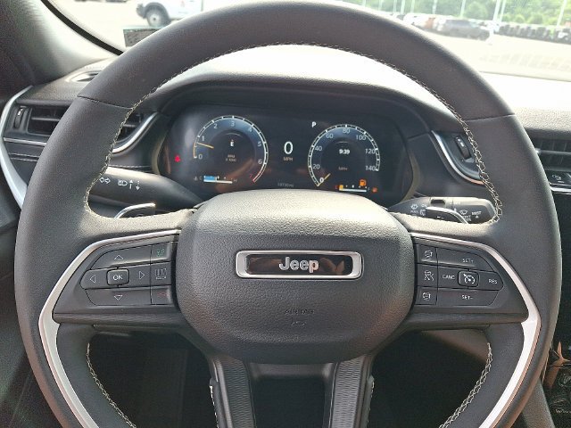 Used 2023 Bright White Clearcoat Jeep Altitude X image 21