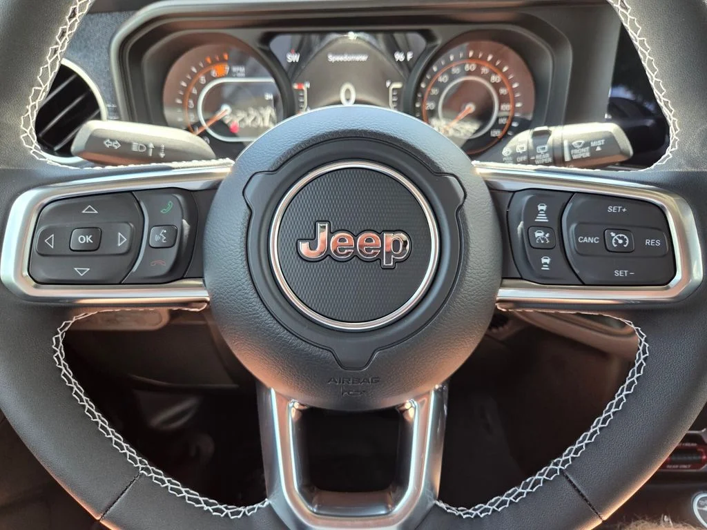 New 2026 Black Clear-Coat Exterior Paint Jeep Rubicon image 23