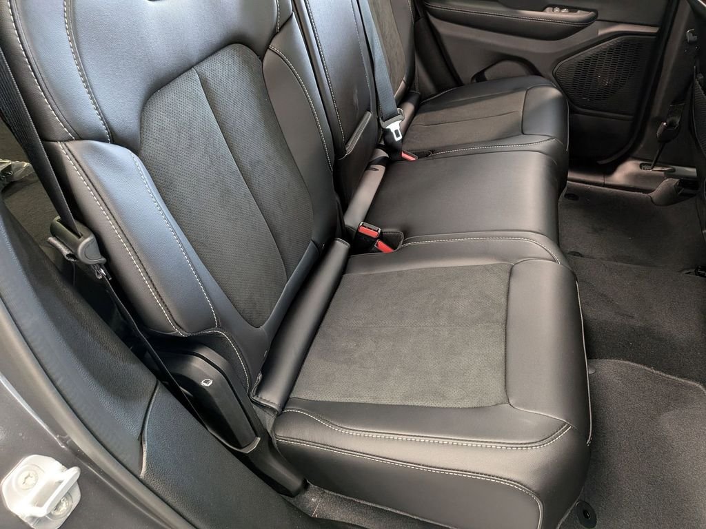 New 2026 Baltic Gray Metallic Clear-Coat Exterior Paint Jeep Altitude image 23