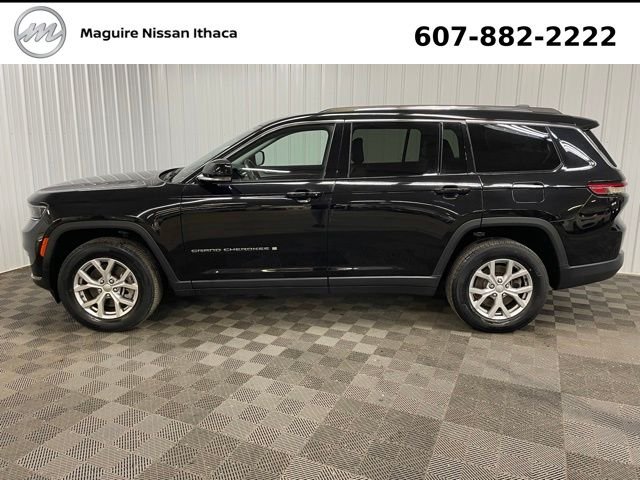 Used 2021 Diamond Black Jeep Limited image 6