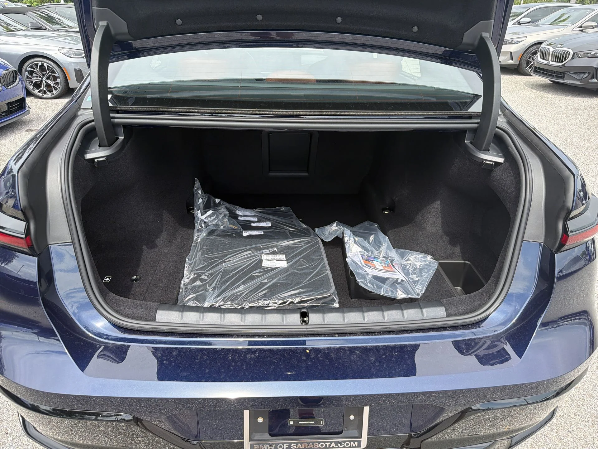 New 2026 Tanzanite Blue II Metallic BMW 740i xDrive image 12