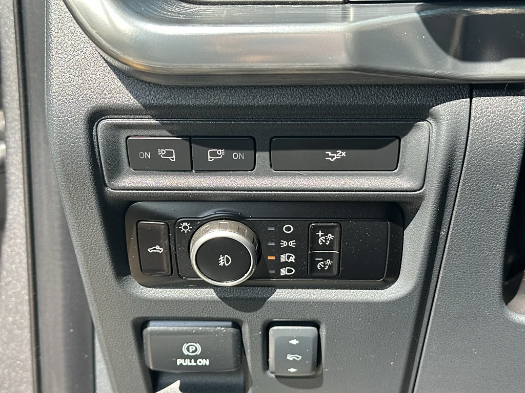 Used 2023 Carbonized Gray Metallic Ford Lariat image 30