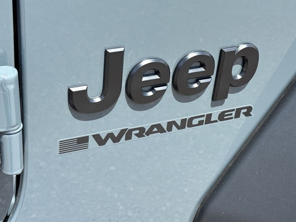 New 2026 Anvil Clear-Coat Exterior Paint Jeep Sport S image 8