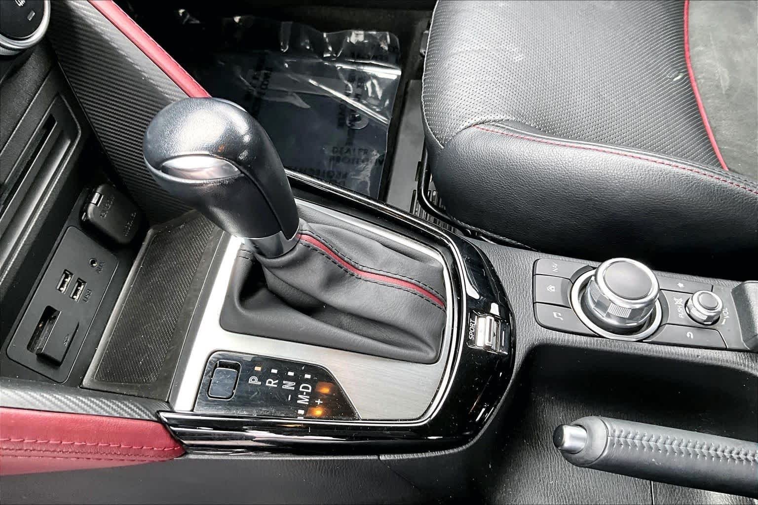 Used 2017 Crystal White Pearl Mica Mazda Grand Touring image 17