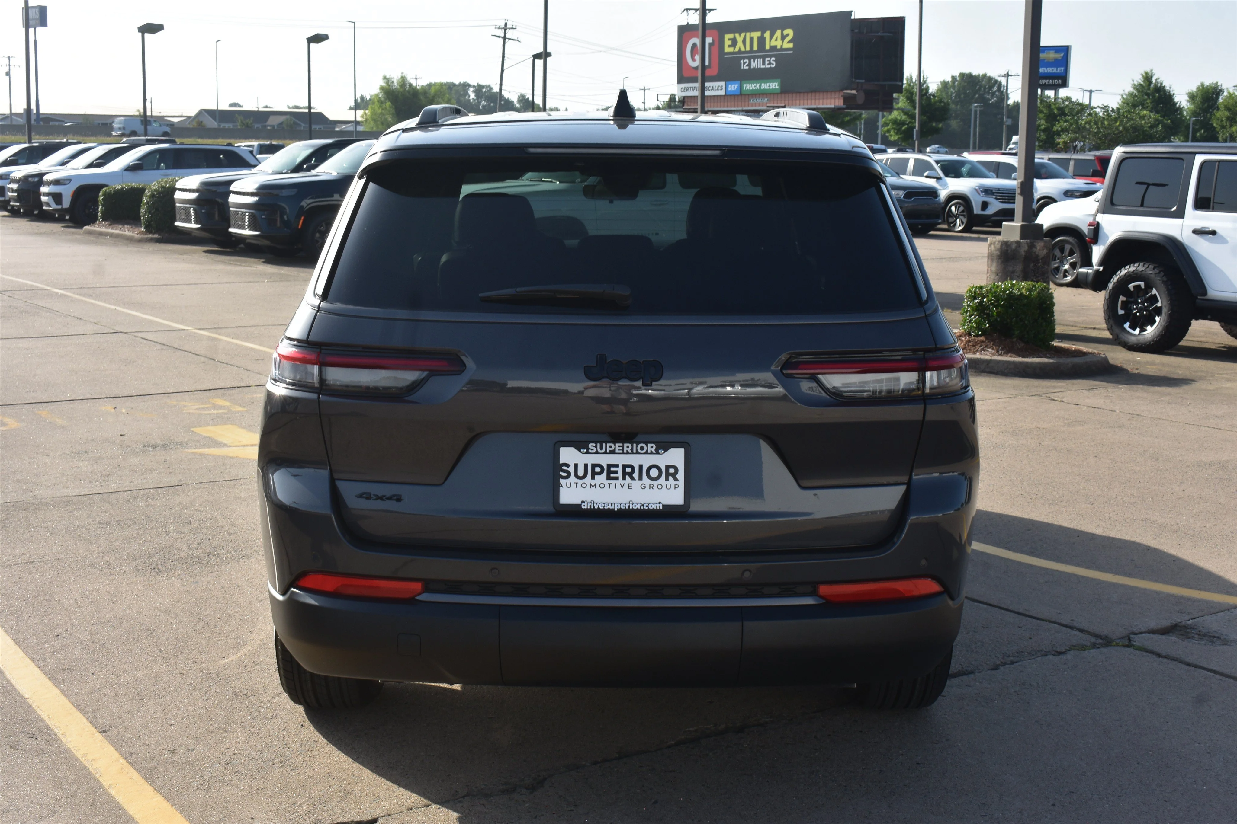 New 2026 Baltic Gray Metallic Clearcoat Jeep Laredo Altitude image 6