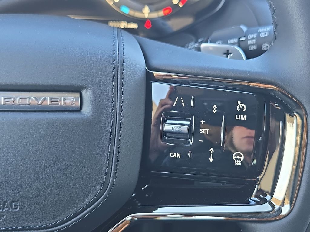 New 2026 Fuji White Land Rover Dynamic SE image 19