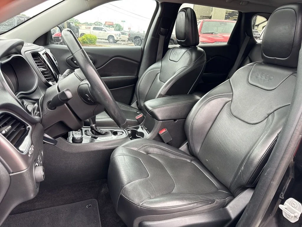 Used 2019 Black Jeep Limited image 30