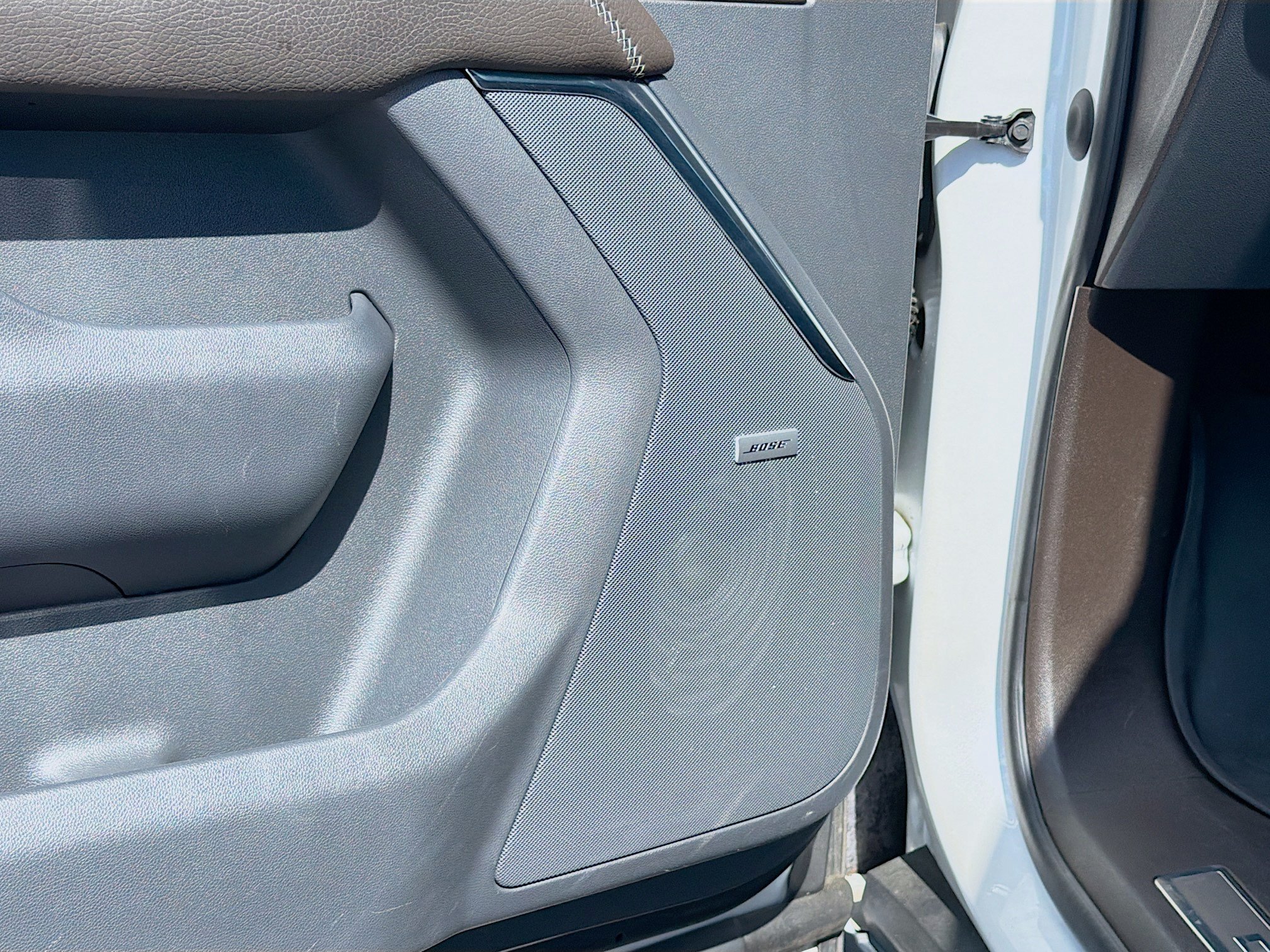 Used 2022 White Frost Tricoat GMC Denali image 26