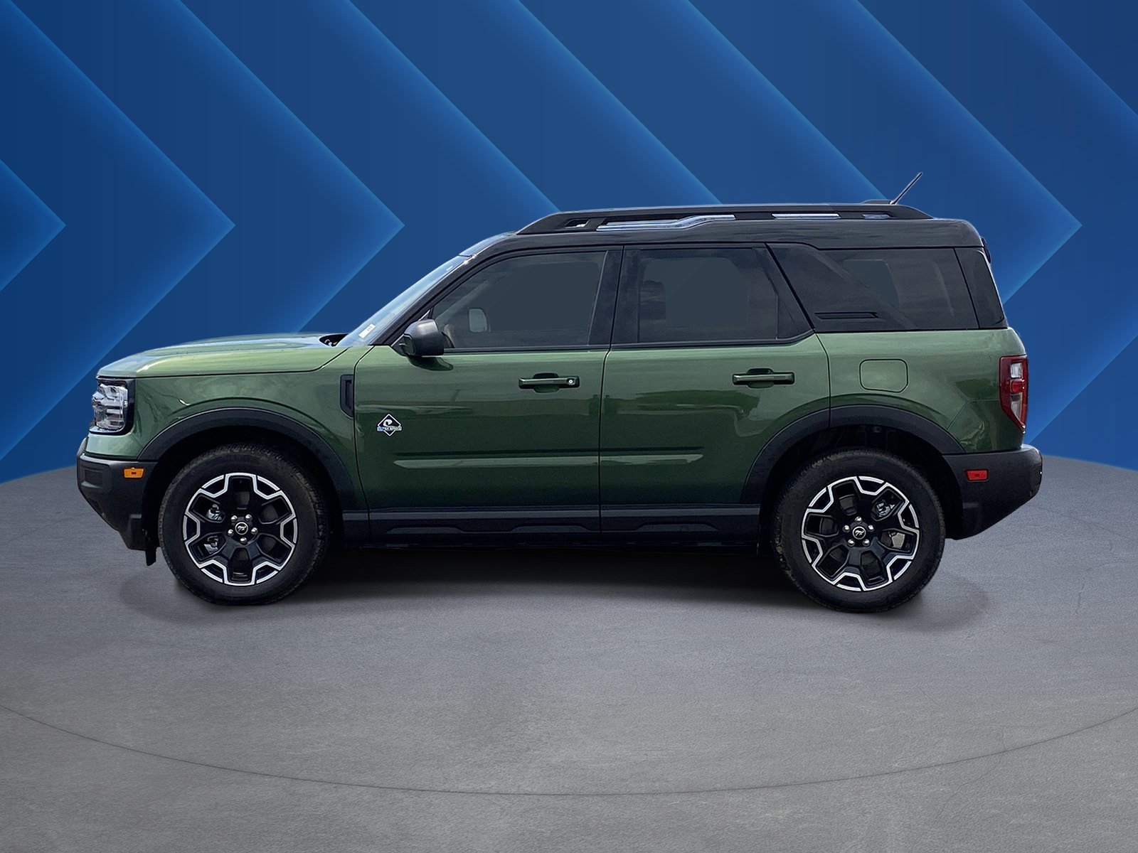 Used 2025 Green Metallic Ford Outer Banks image 6