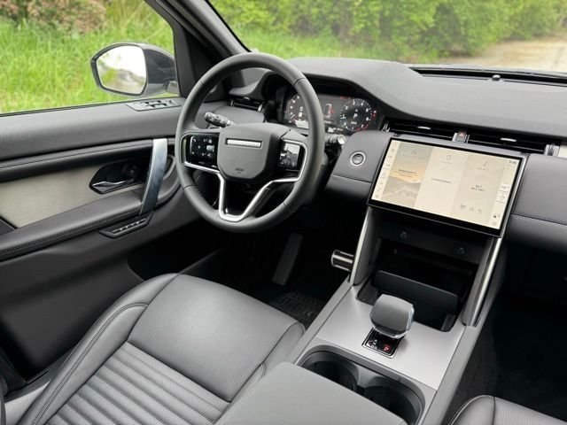 New 2026 Fuji White LAND ROVER Landmark Edition image 28