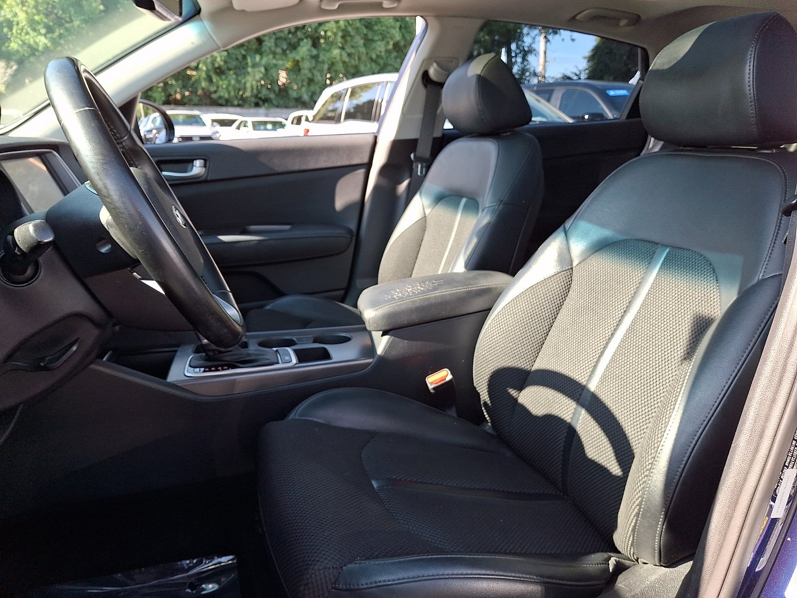 Used 2019 Horizon Blue Kia S image 11