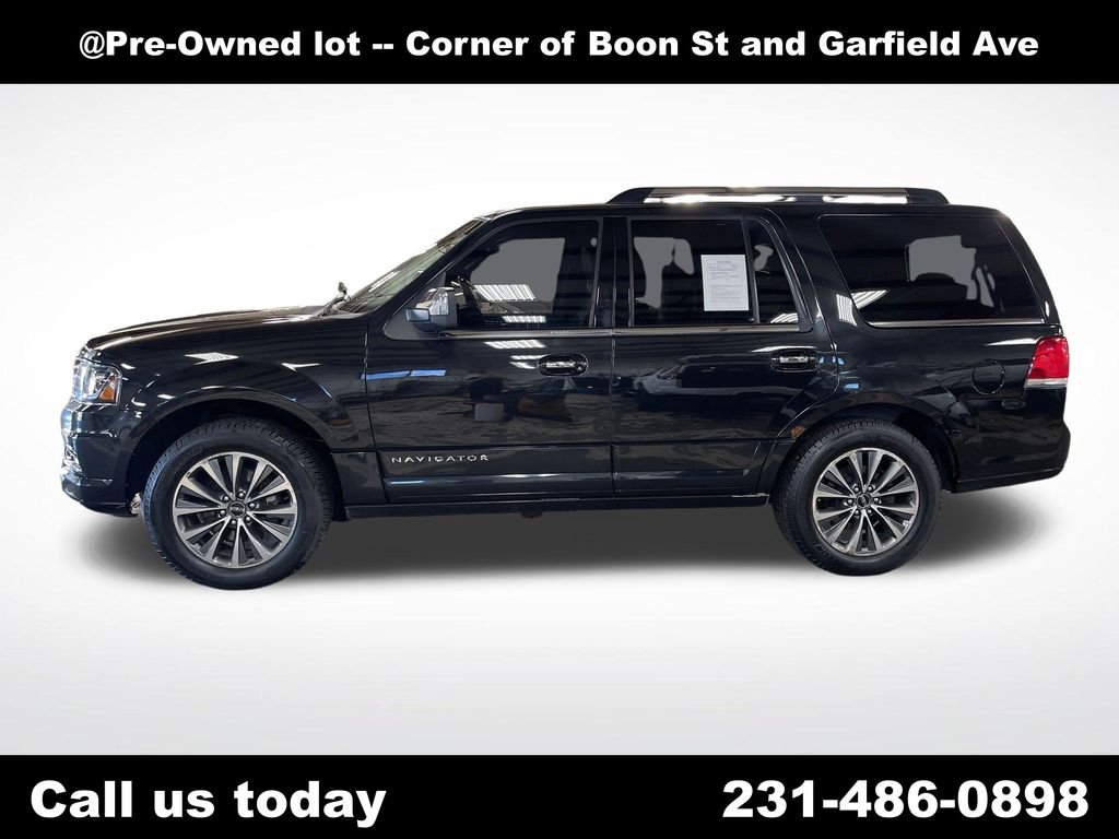 Used 2015 Black Lincoln Base image 2