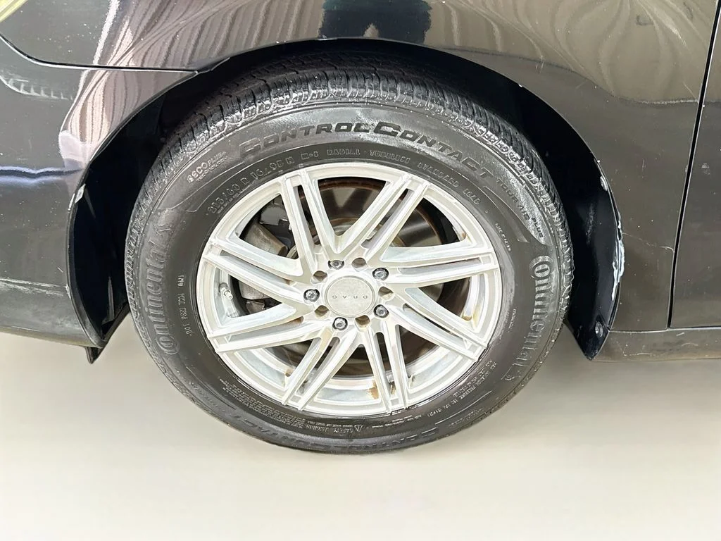 Used 2011 Black Toyota LE image 35