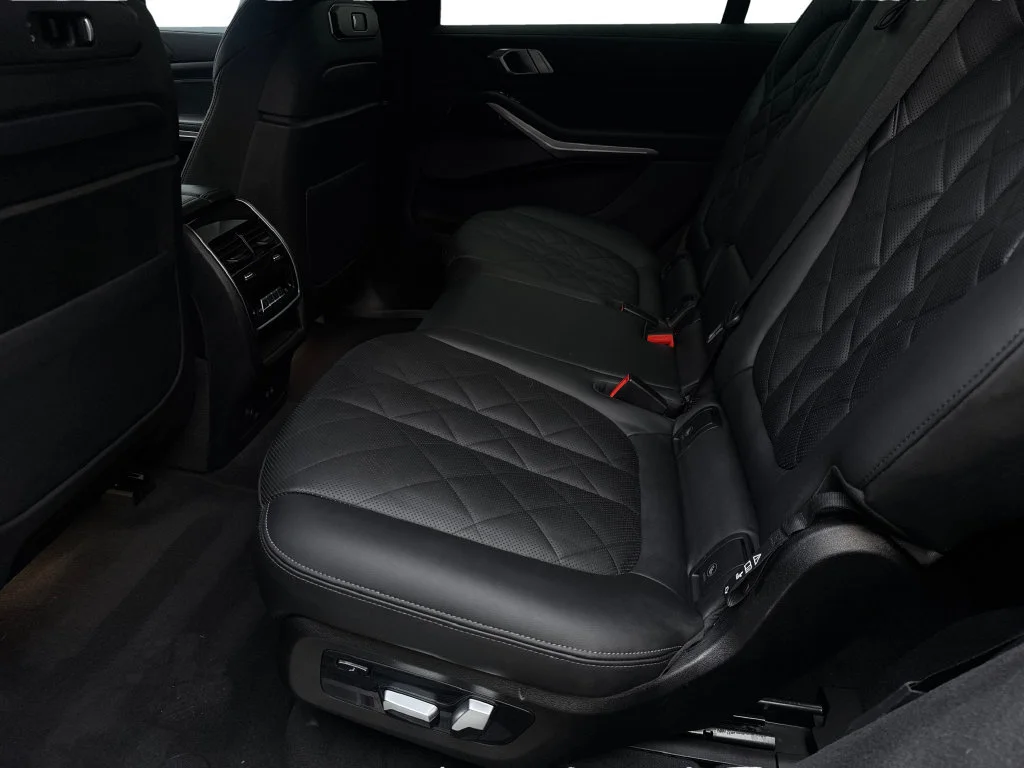 Used 2023 Black BMW xDrive40i image 36