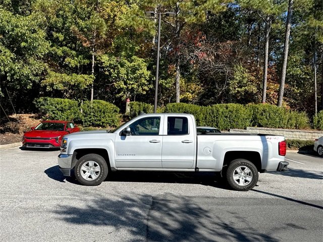 2019 Chevrolet Silverado 1500 LT photo 2