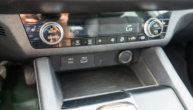 Used 2023 Gray Mitsubishi SE image 31