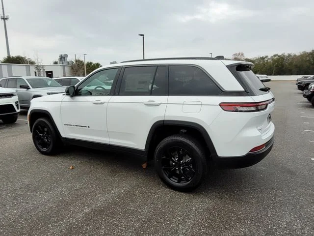 New 2026 Bright White Clear-Coat Exterior Paint Jeep Altitude image 10