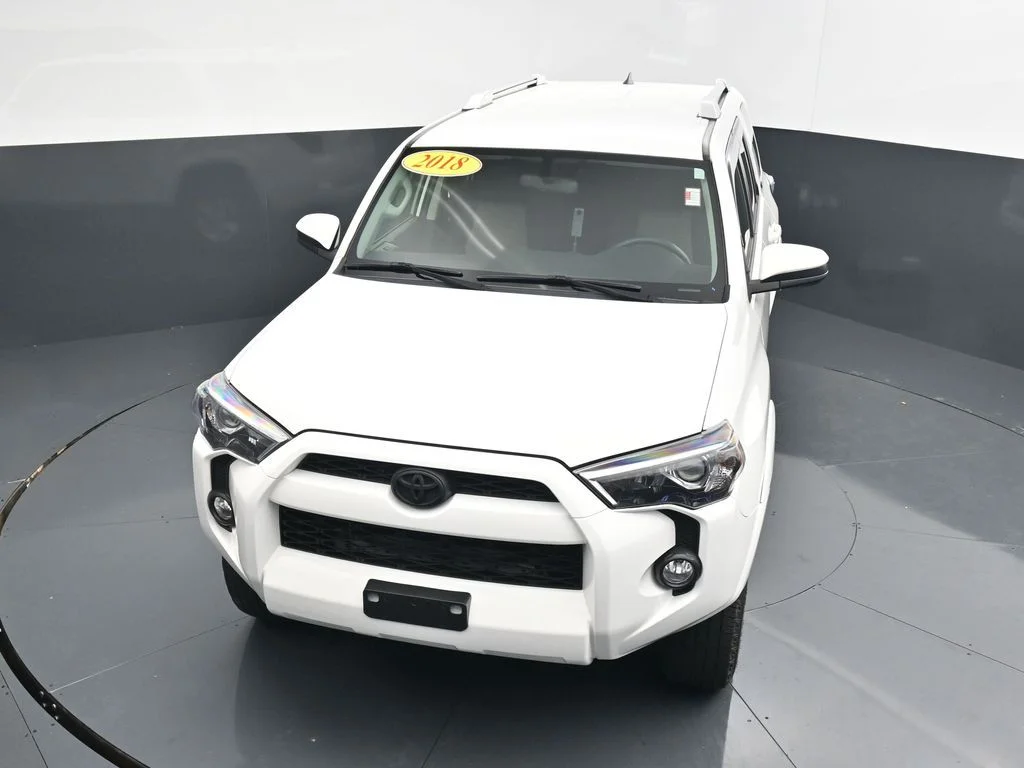 Used 2018 White Toyota SR5 image 21
