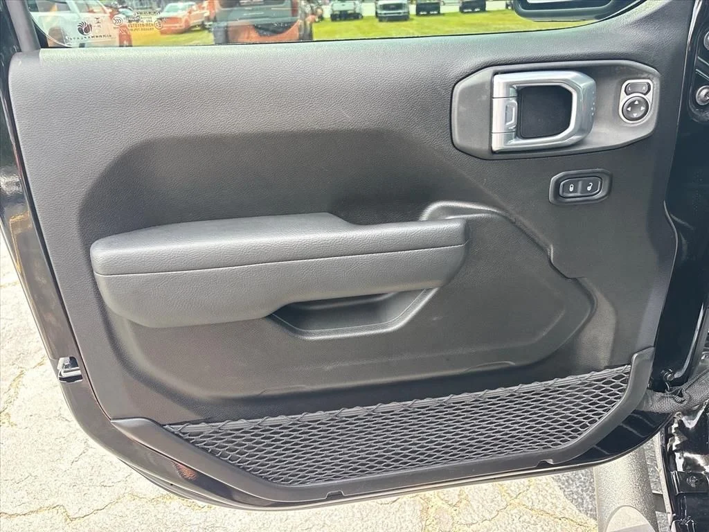 Used 2025 Black Jeep Willys image 18