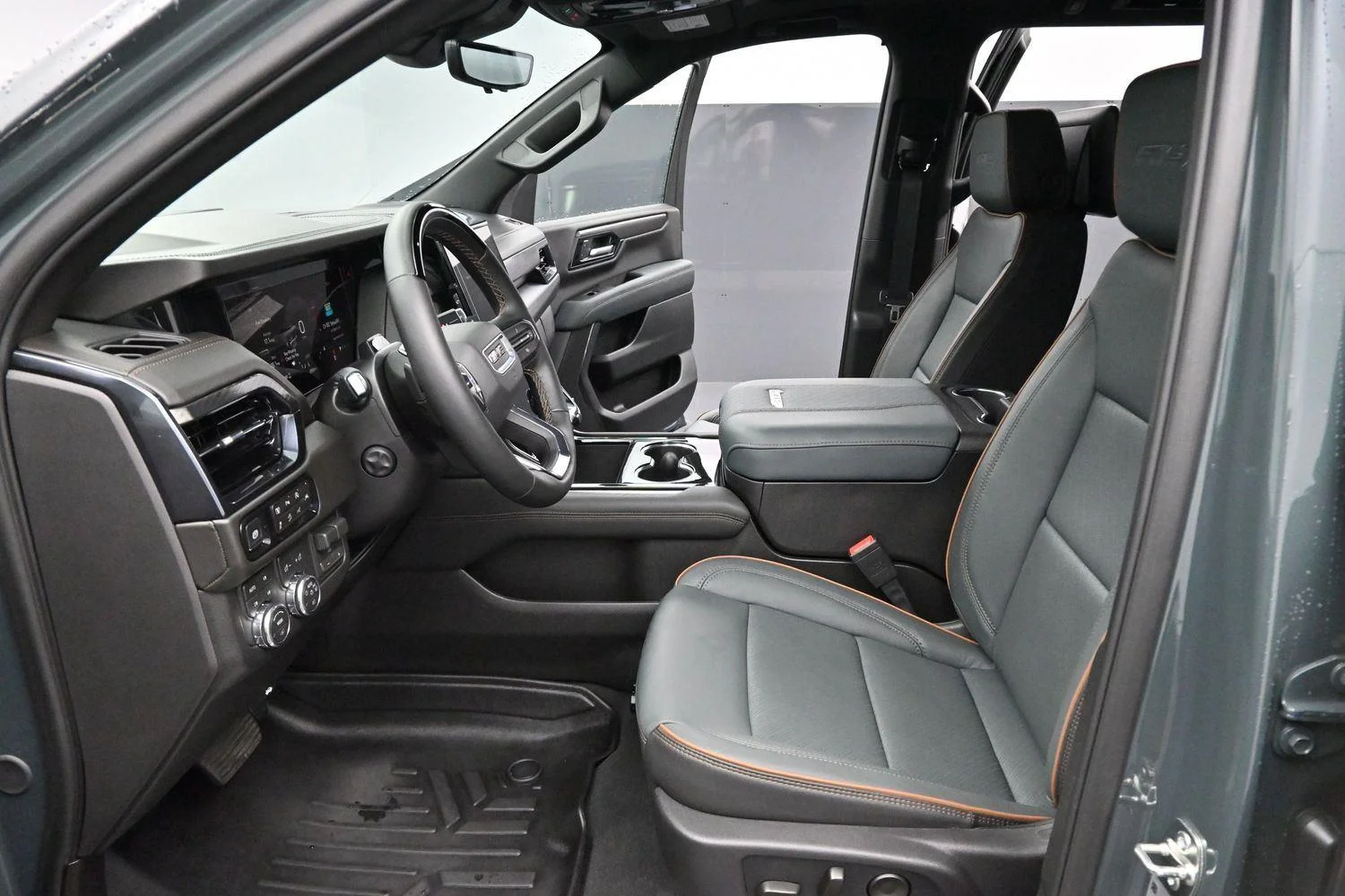 Used 2026 Midnight Pine GMC AT4 image 12