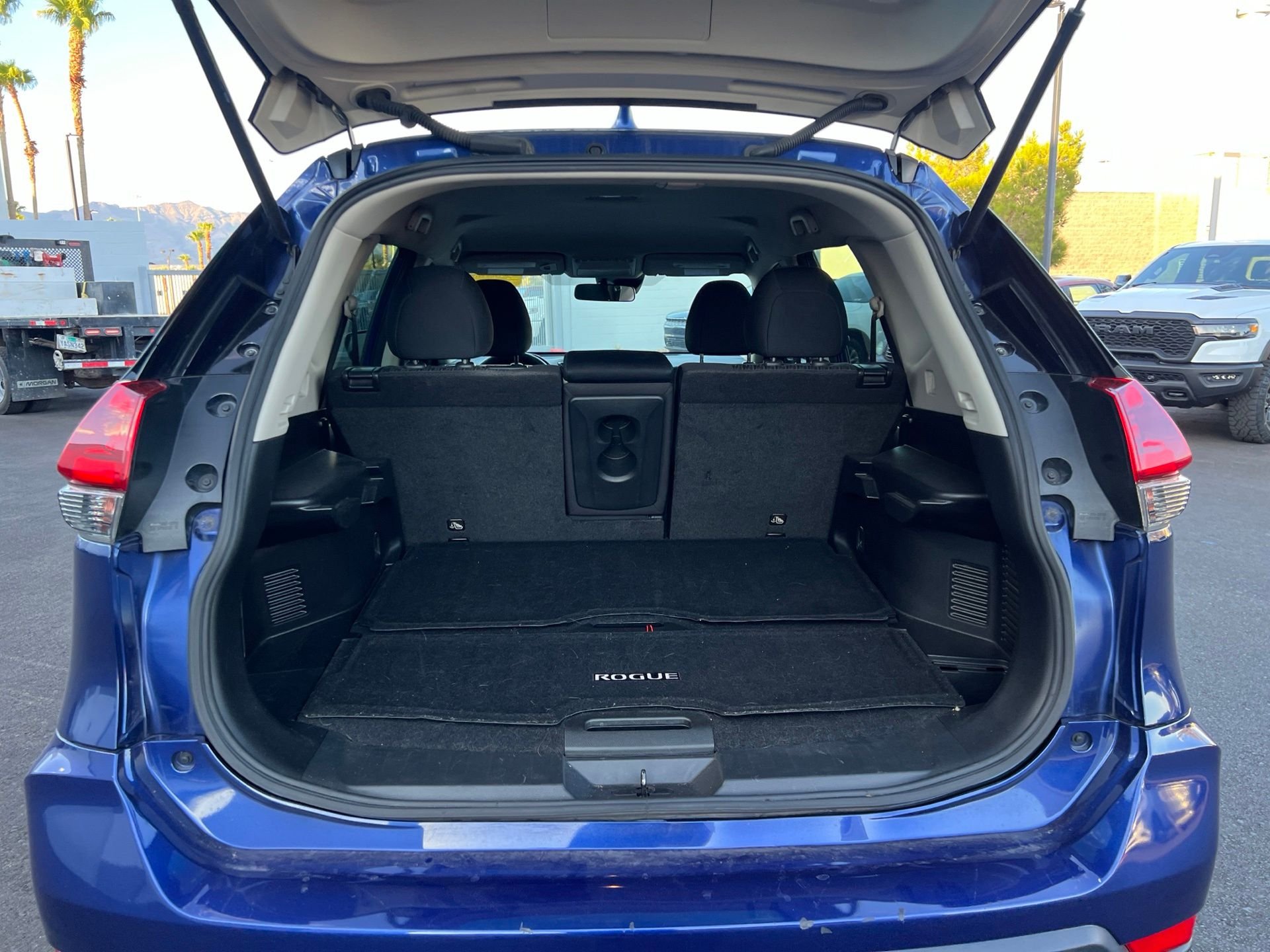 Used 2020 Blue Nissan S image 15