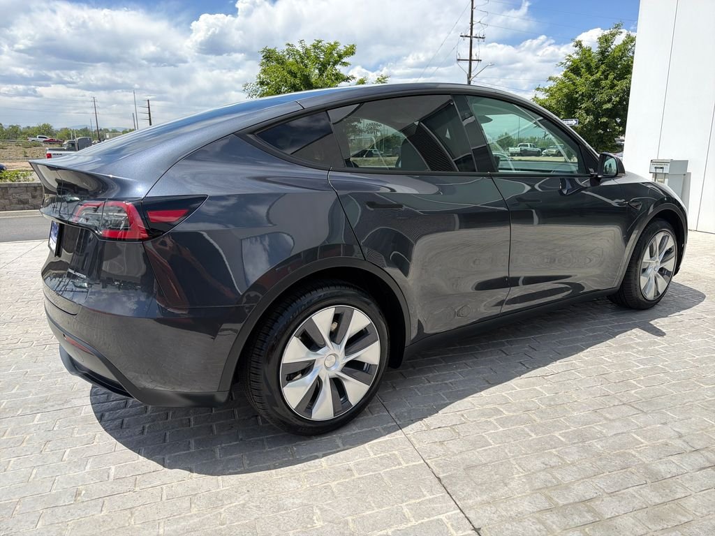 Used 2024 Stealth Gray Tesla Long Range image 5