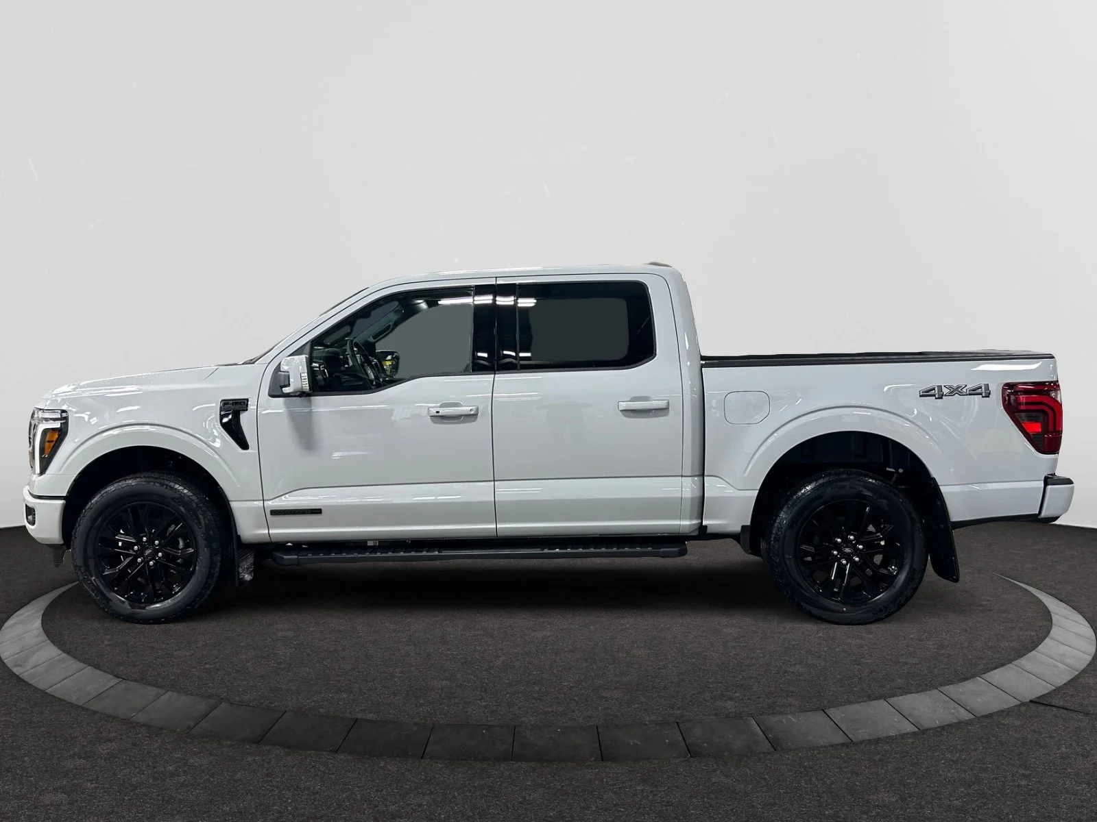 New 2026 Avalanche Ford Lariat image 2