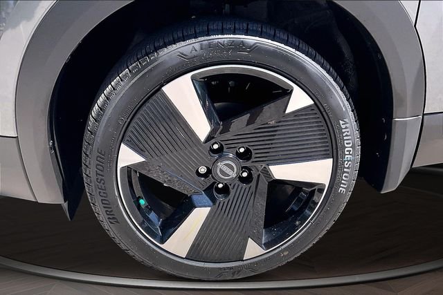 Used 2025 Gray Nissan SR image 9